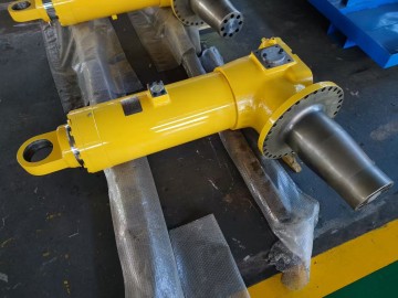 Hitachi Excavator Parts EX1900 Hydraulic Cylinder 4456959